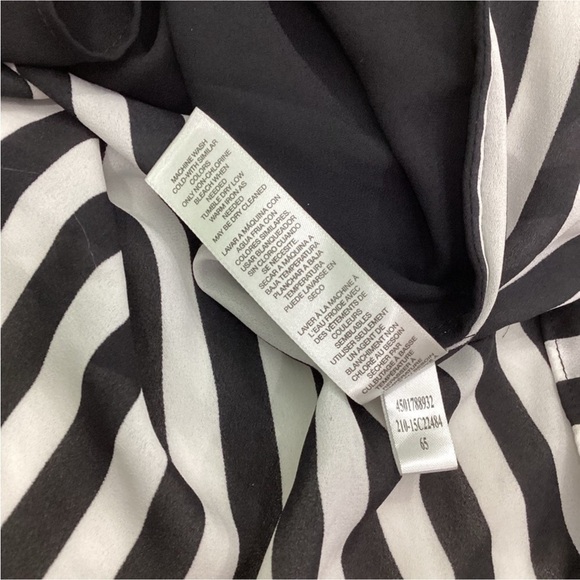 CHICOS blouse Woman’s size 1/small/8 refer to size chart black white - Picture 8 of 16
